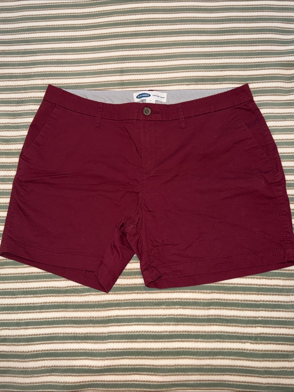 Old Navy Women’s Everyday Short Flat-Front Chinos in burgundy